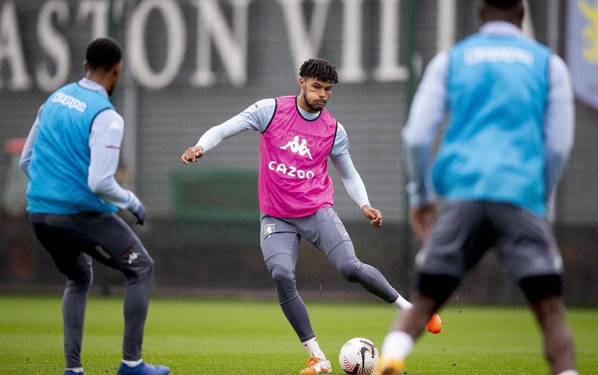 AYX爱游戏中国-阿斯顿维拉vs布里斯托城